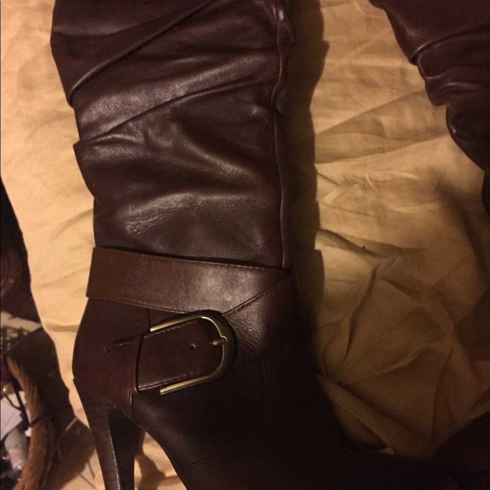 Boots - Picture 2 of 5